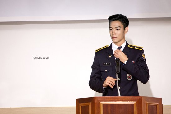 Mizuri_Nara's tweet photo. T.O.P В АРМИЮ УШЕЛ...
#KCAFavGlobalMusicStar
#BIGBANG #TOPARMY https://t.co/Pasbdl1Lfs
