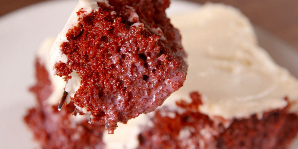 Delish's tweet photo. This Poke Cake Is The Ultimate In Red Velvet Desserts https://t.co/YTGlNlLRqC https://t.co/Lk4ejgaRFY