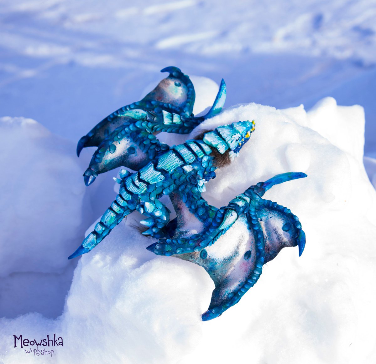 miaushka's tweet photo. Big January project - Skadi, the blue protodrake!
Everything is made by hand: sewn, modeled, painted😌

#warcraft #dragon #handmade #snow https://t.co/QWOOUEBu5I