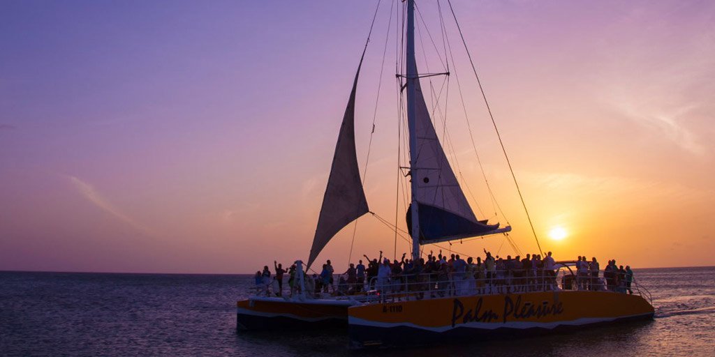 TamarijnAruba's tweet photo. Book with @depalmtours for a romantic #Aruba sunset sail. Find out why we #LoveAruba and make your next trip special—https://t.co/Wyfv4YQHl6 https://t.co/4U0lgOZYMR