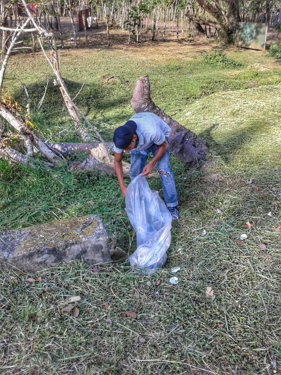 Limpieza Purio-Pedasi
Declaramos la guerra a los #Cochinos #Denúncialo #PedasiLimpio
No espers q las cosas cambien solas,has la diferencia