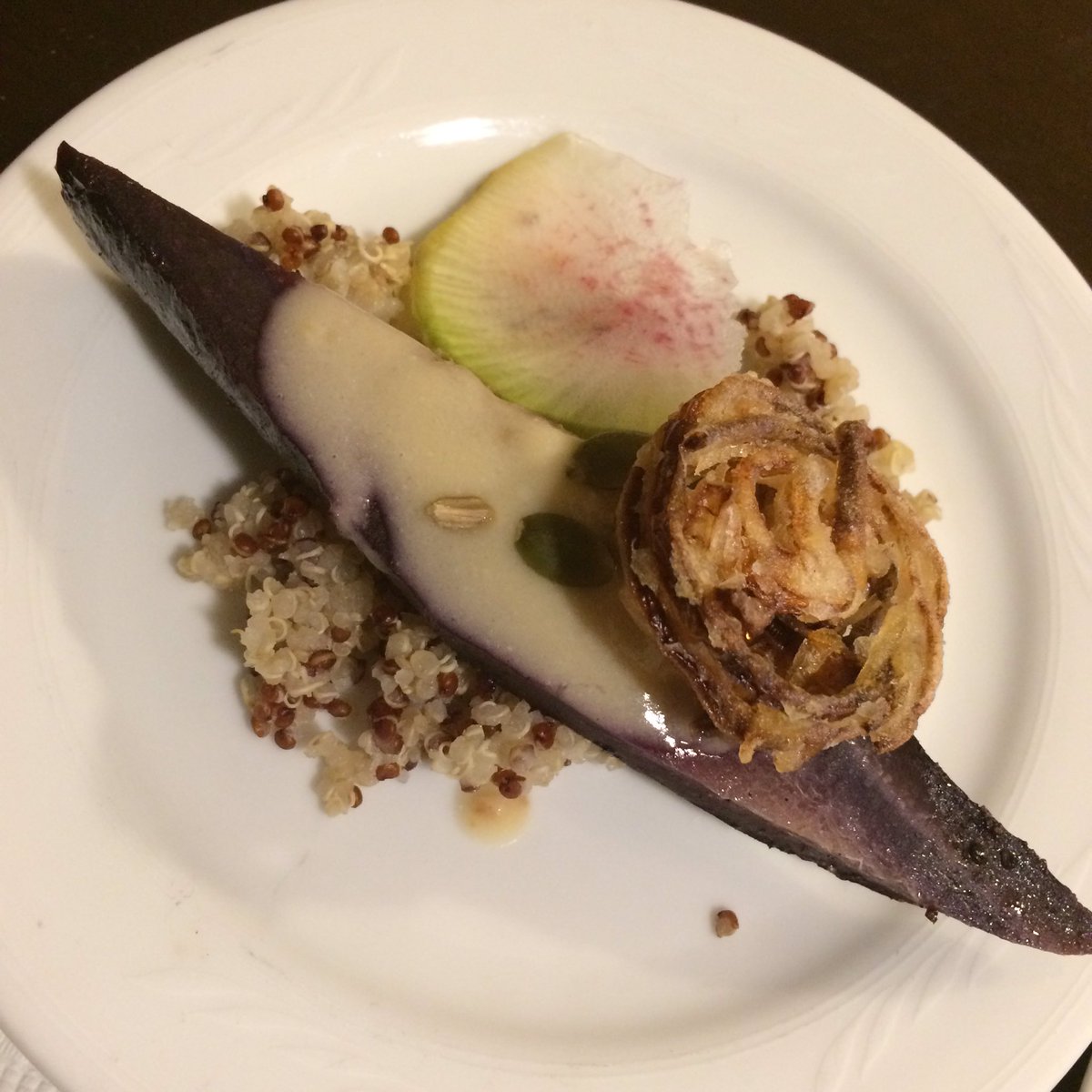 I'm at the Feast On Ontario Reception - YUM!  eventmobi.com/edco2017/agend… #FeastOn