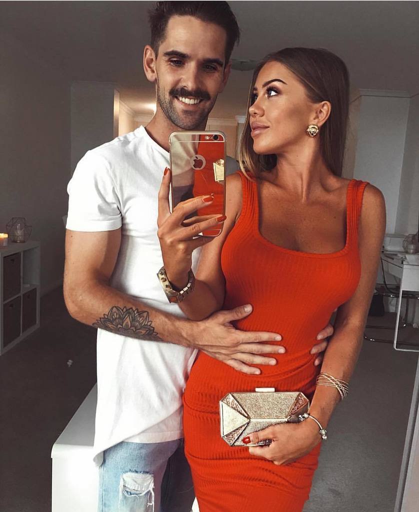 Have you seen <a href="/_lauraammy/">Laura Ammy</a>'s Valentines Day competition? ❤Check it out to win one of two $200 gift vouchers! Goodluc…