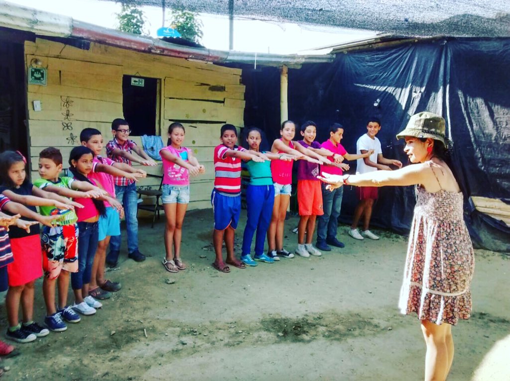 FormarFundacion's tweet photo. ☀️🏠Hoy tuvimos una linda jornada ❤️ 👶🏻👧🏼Refuerzo en él área de matemáticas 📕📚 ejercicios de Solidaridad para una sana Convivencia. https://t.co/IKrTn09WeY