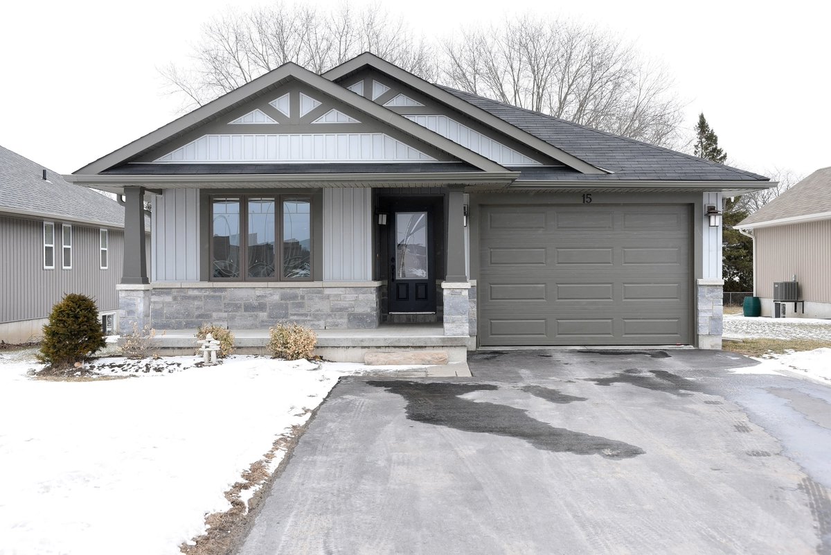 mianelles's tweet photo. Act fast, this one won't last long!! #topshelfrealtor #soldbymia #justlisted #bellevilleontario #cfbtrenton https://t.co/XUiwksHICw https://t.co/Mq9qmwdojp