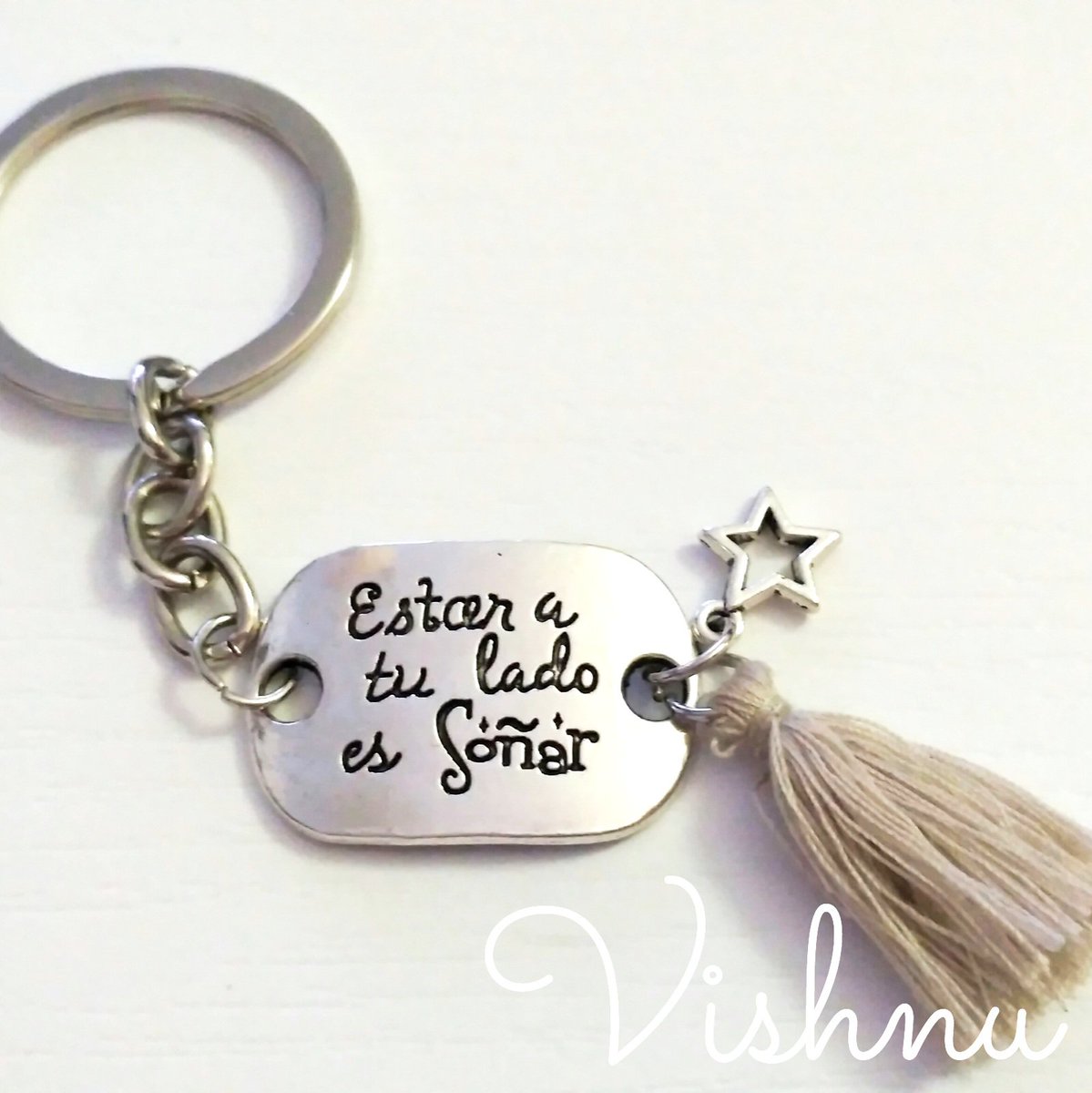 VishnuComplemen's tweet photo. Llavero frase - 5.50€
#frasespositivas #llavero #accesorios https://t.co/pMT31i5HEG