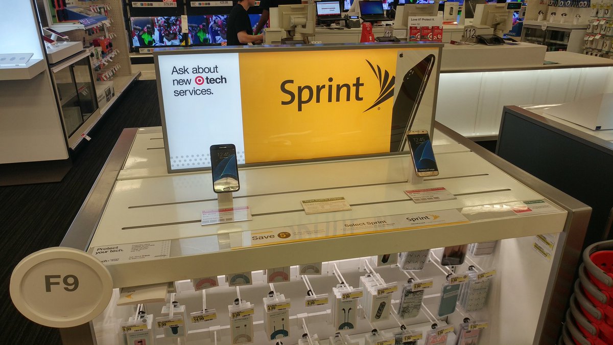 JasonThames's tweet photo. Looking for #GS7 or #GS7Edge ? Target has a $200 gift card with activation on #Sprint Installment! @todd_margavio @krisspragg @JonDBlitz https://t.co/vGqnY4un9Y