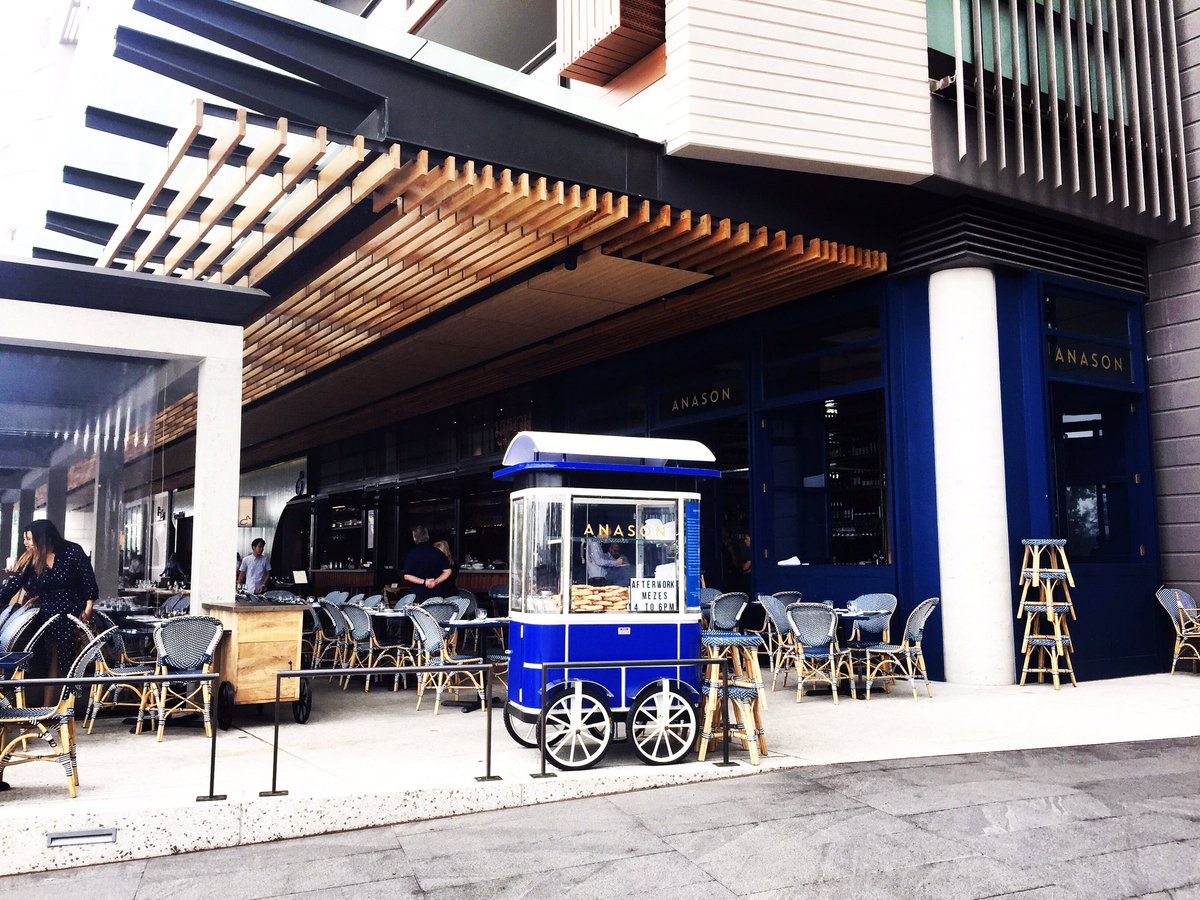 EdgePetrina's tweet photo. @EdgePetrina #anason #streetsofbarangaroo @tsobarangaroo @mezebar REVIEW ON BLOG ✔️🥂 https://t.co/FCfz0rDEq5