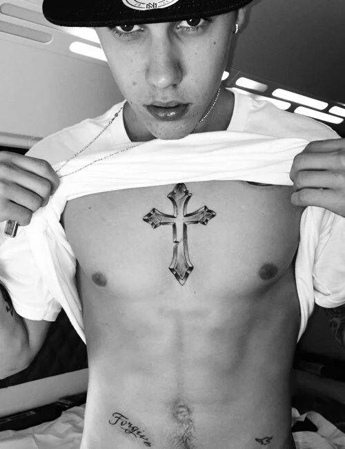 ProjetooBieber's tweet photo. RT=VOTO 
#Beliebers #BestFanArmy #iHeartAwards https://t.co/xnsnUmsvEi
