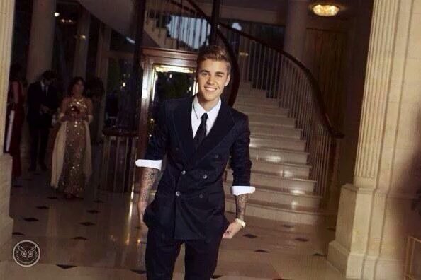ProjetooBieber's tweet photo. RT=VOTO 
#Beliebers #BestFanArmy #iHeartAwards https://t.co/zL3tqKQUMY
