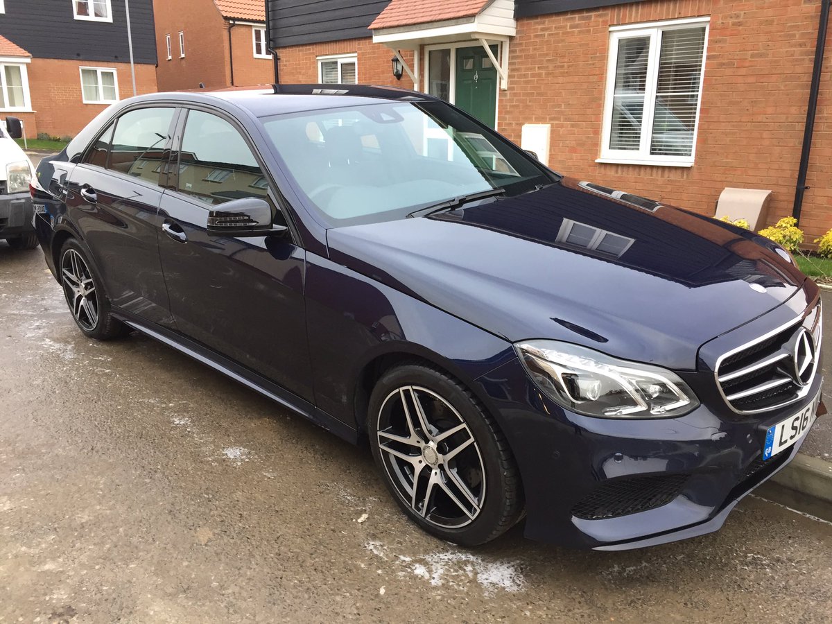 Vseast's tweet photo. #Mercedes in for its fortnightly maintenance wash today. Awesome result. Love working on these cars. #valeting #detailing #valetsoutheast https://t.co/Zwuikd4j8L