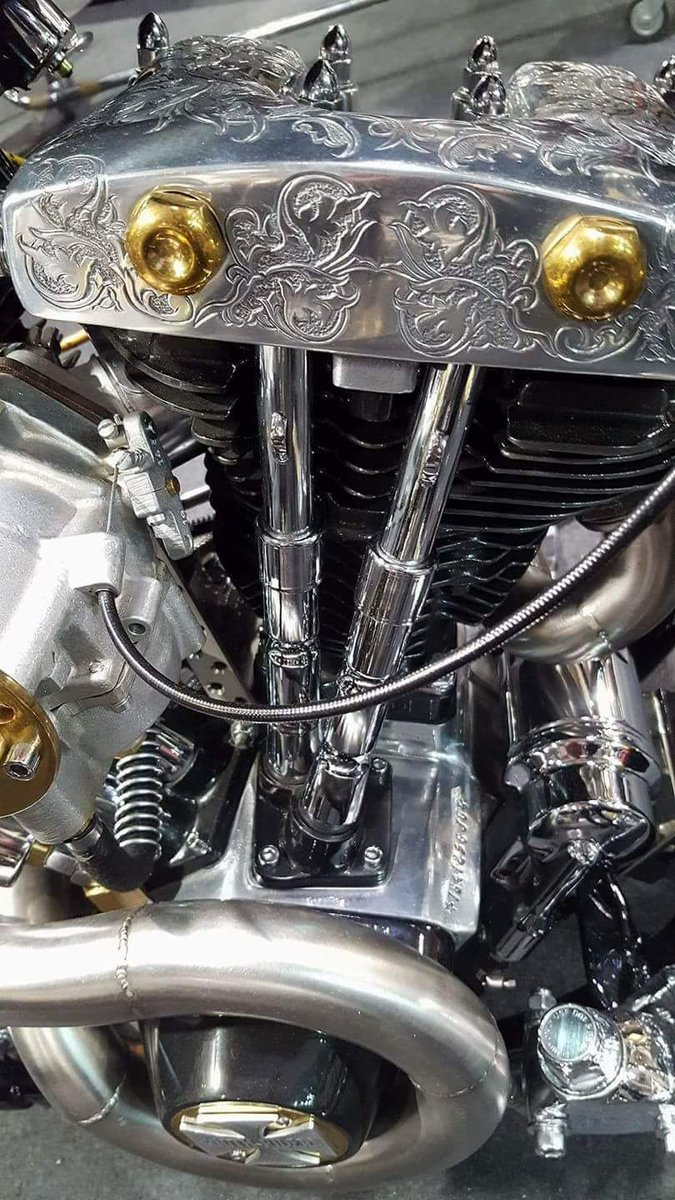 BarcelonaHarley's tweet photo. Detalles 😎

#MundoHarley 

#SalidasHarley 

#HarleyDavidson 🔥

#Engraving 

@viveHarley https://t.co/TqnBKrFc7I