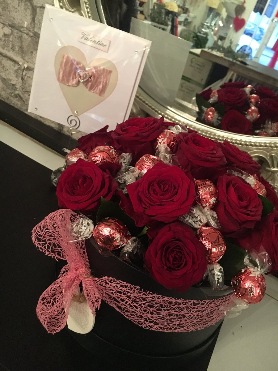 Beautiful Hatboxes &amp; Roses Available For Valentines Day 💖❤️