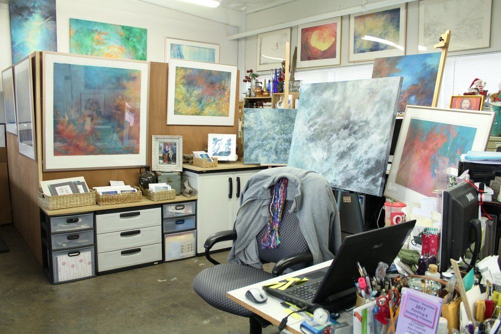 FoundryArt's tweet photo. Get to know colorist & instructor Ann Croghan in her FAC Studio Artist Spotlight, new on the #FACblog. https://t.co/5DtQ0O2Auq https://t.co/9PdnKnGN9B