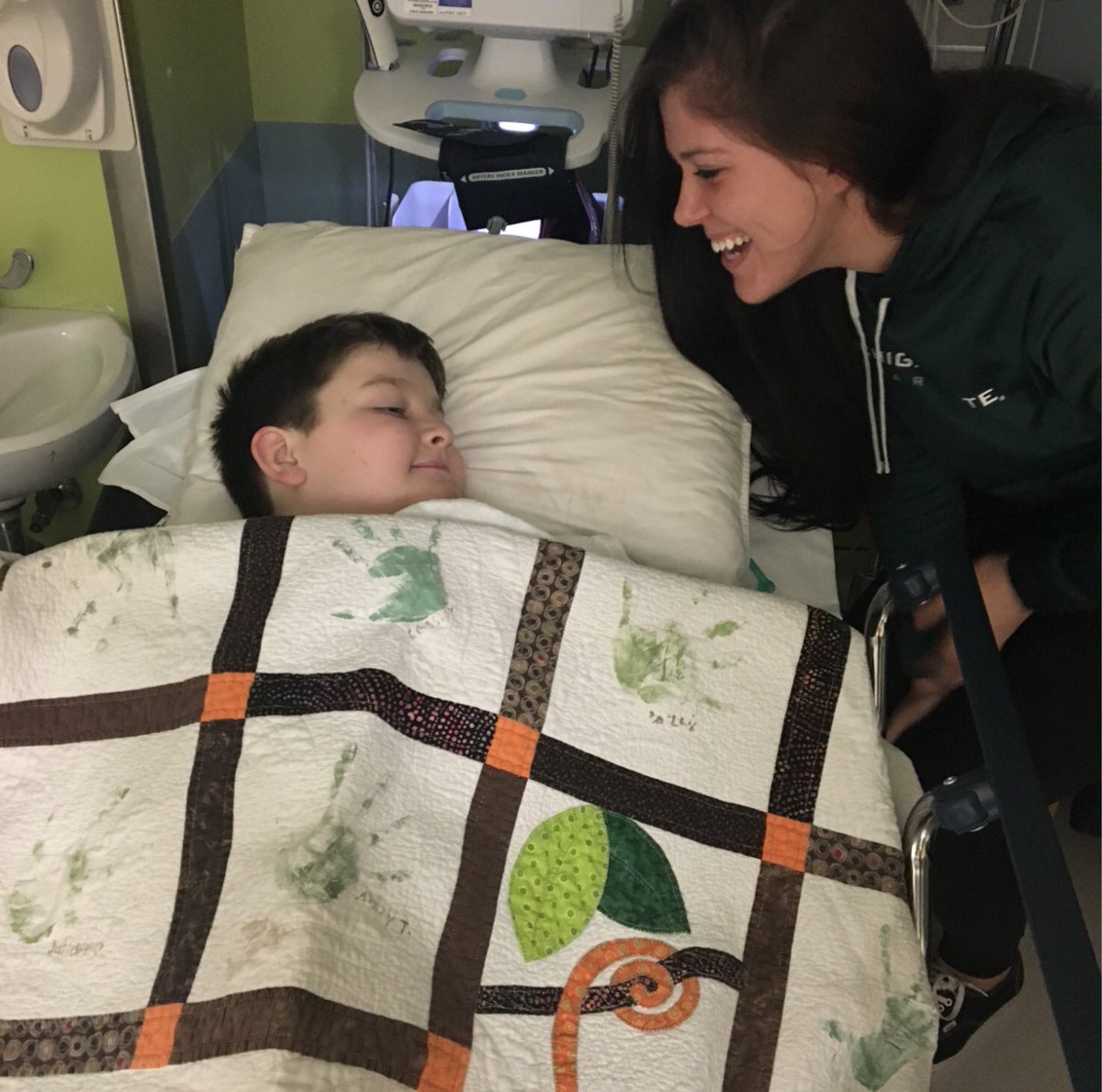 MaleighaSari's tweet photo. Remember four years ago when we supported a 7yr old with cancer?
HE IS NOW ELEVEN AND DONE FOREVER.
#TeamTalan 🎗 https://t.co/JoXzs37usS