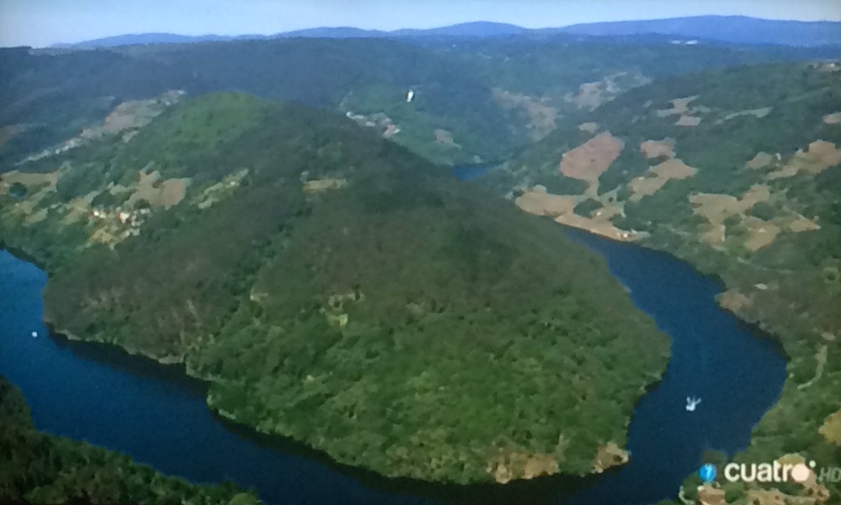 Galicia_Mola's tweet photo. #RibeiraSacra es una pasada, menudos paisajes😍, hay que verlo en directo @JesusCalleja #VolandoRibeiraSacra #ViticulturaHeroica #GaliciaMola https://t.co/M2OsRDj5MK