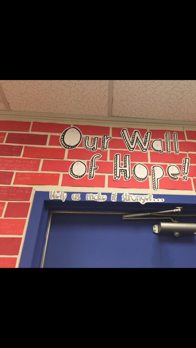 anniesmurphy's tweet photo. Wall of Hope! Sherman Oaks Campbellcare. Parents and students share their hopes. #cusdrockstar #cusdafterschool #cusdextensions https://t.co/Sc1Oc3W2ib
