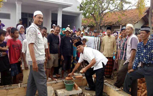 Kades Sukamulya Resmikan Pembangunan Musholla At-Taufiq bit.ly/2lq7Ge3