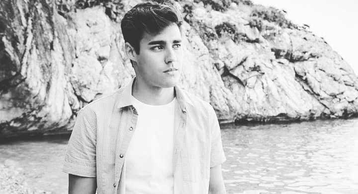 Tini_Jorge_news's tweet photo. 'Jorge En el set de #Tini en Italy #TiniElGranCambioDeVioletta'😏😍❤  @JorgeBlancoG https://t.co/zWY7OB4YBf
