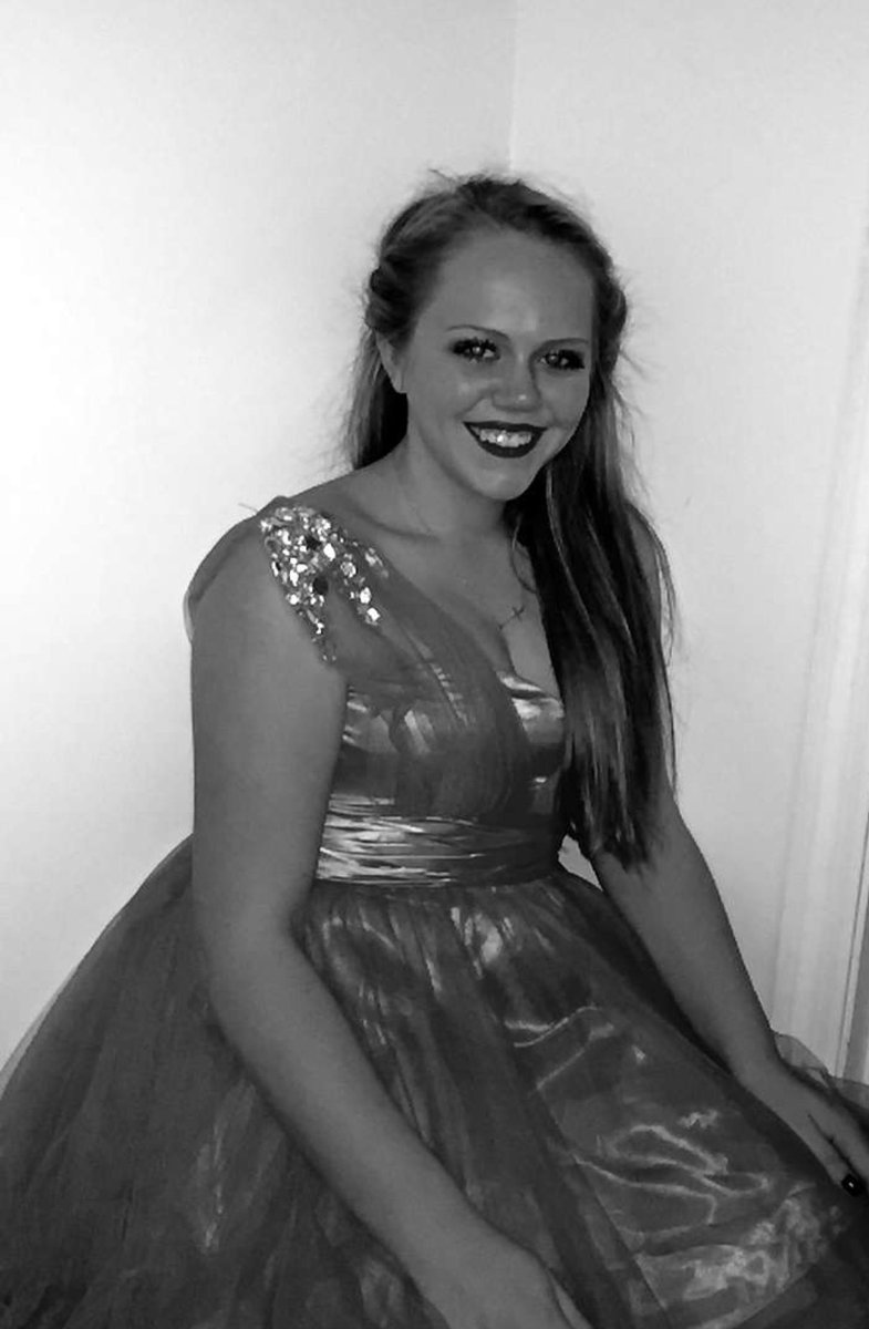 Joeline27's tweet photo. My beautiful daughter :) https://t.co/6lrfBnZL0S