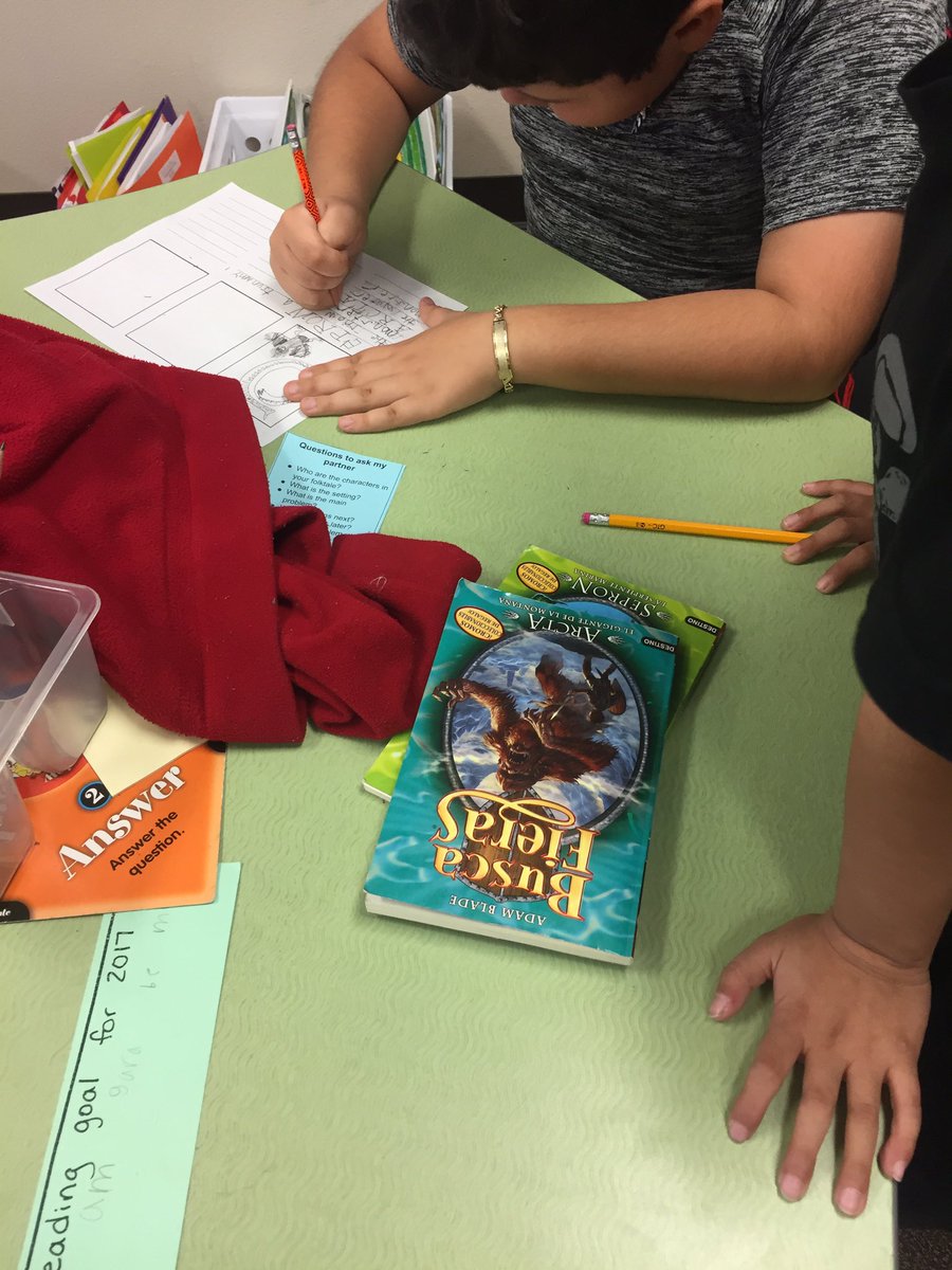 welovetolearn's tweet photo. Writing fan fiction in 3rd grade #beastquest #buscafieras #duallangchat @ReedReaders https://t.co/nyKSDGH8Kb