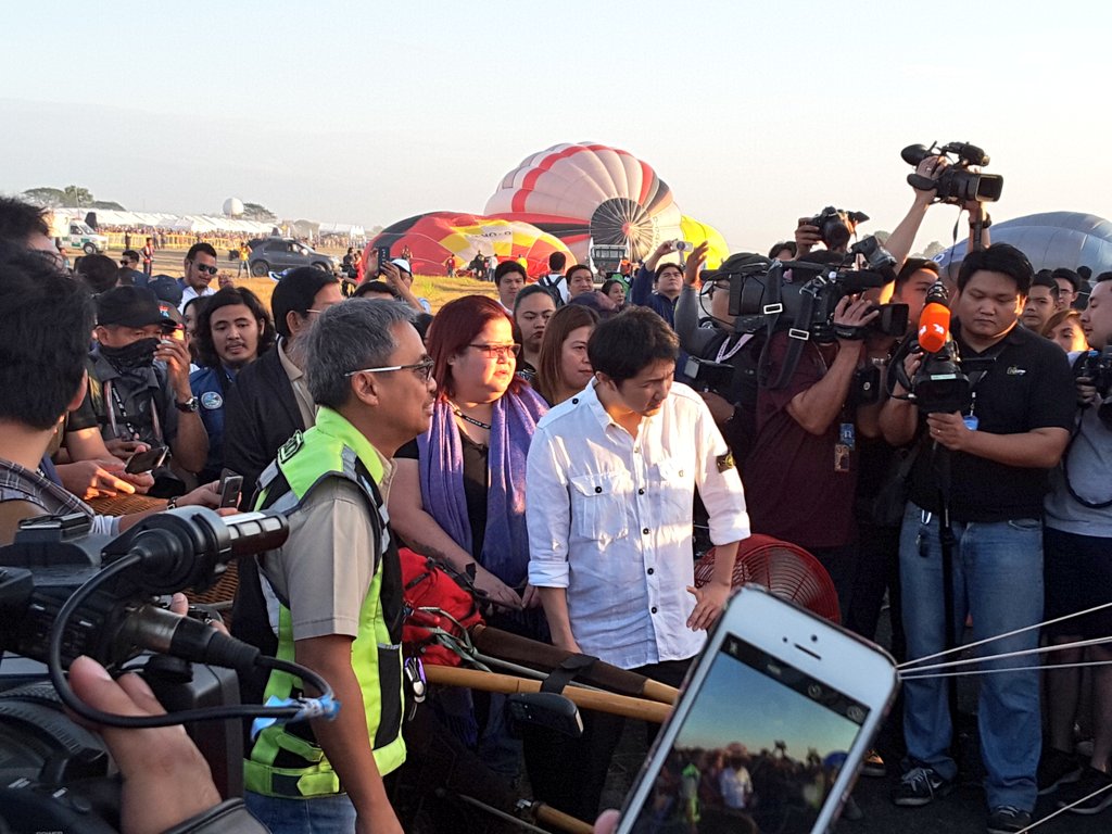 inquirerdotnet's tweet photo. Tourism Undersecretary @KatDeCastro attends 21st PH International Hot Air Balloon Fiesta. https://t.co/hlrmeLcWih | @dzIQ990
