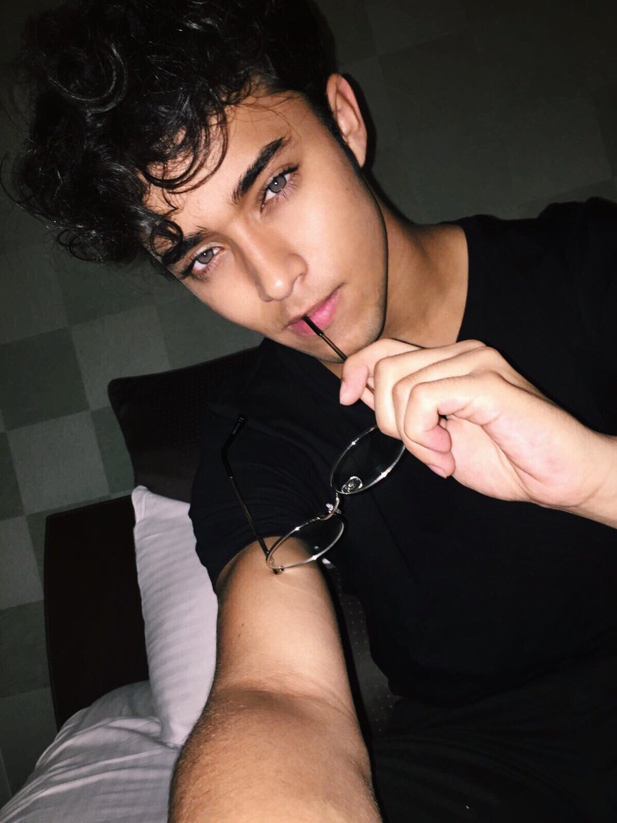 JOELDELE0N's tweet photo. 👀 ¿Qué opinan? 👀 #CNCO | #CNCOwners , what do you think? 😜 https://t.co/tQP0tGQQfa