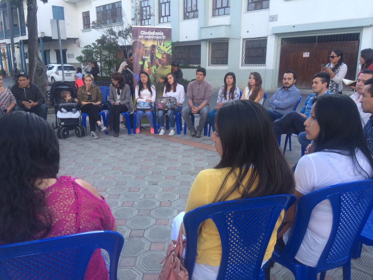 juacopb's tweet photo. Dialogamos con jóvenes sobre diversos temas que los vincula, entre ellos política, recibimos sus propuestas y les compartimos las nuestras. https://t.co/mpyrLqyEwe