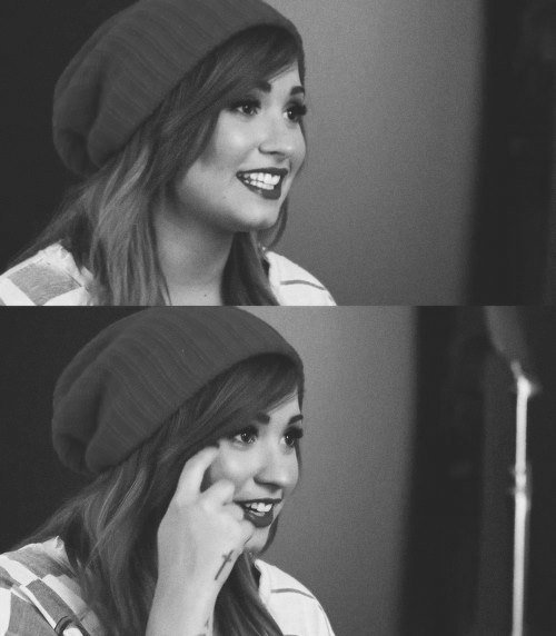 mutiraolovatic's tweet photo. Qual foto você prefere?

#Lovatics #BestFanArmy #IHeartAwards https://t.co/CTOy8xEu5W