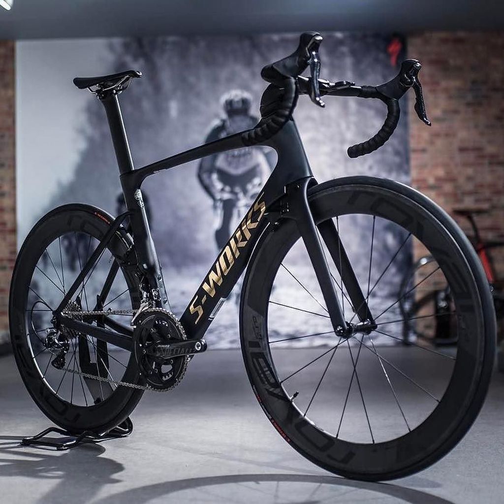 ProBikeTool's tweet photo. #Repost @shiftinggears1
・・・
Black and Gold Venge ViAS Pro. #specializedconceptstore #leved… https://t.co/hgSUvkYIdg https://t.co/6UFP9xDp41