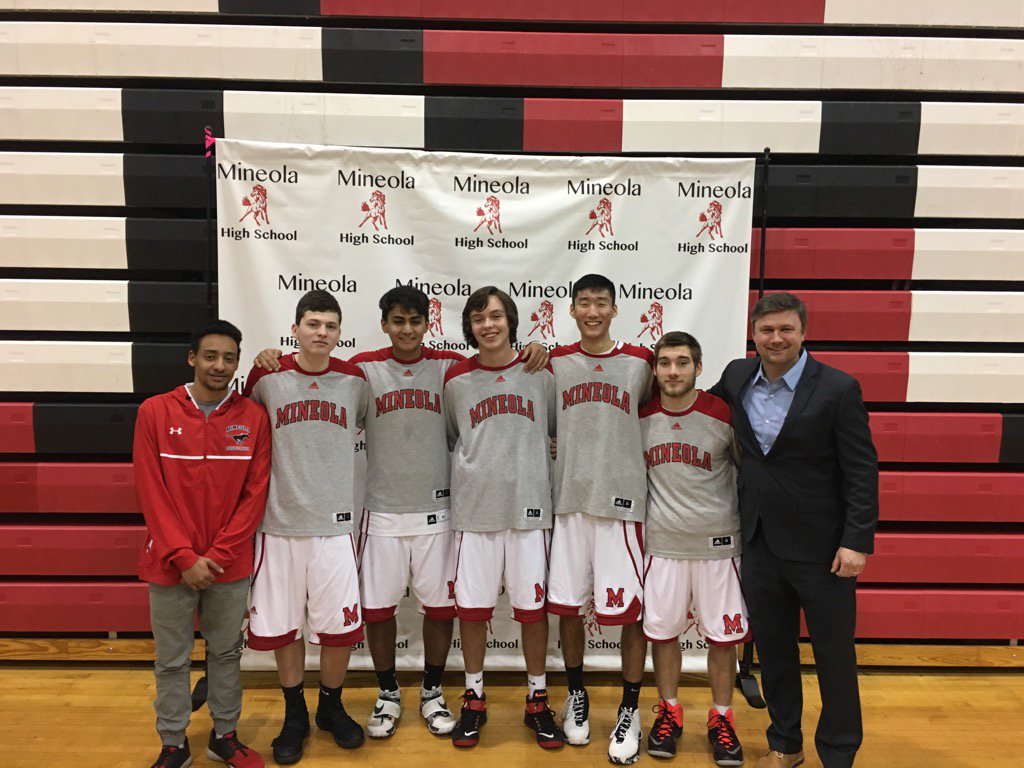 Congratulations seniors Antonio, John, Manny, Charlie, Elliot, &amp; Tom 🎉🏀#mustanghoops