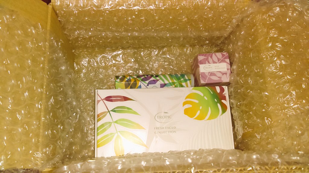 Emmagpamperme's tweet photo. @TropicSkinCare order all ready to go to their new homes with @ASCLondon members :) #naturalskincare #facemask #skinrevive #treatyourself :) https://t.co/3bzOv6vvs6