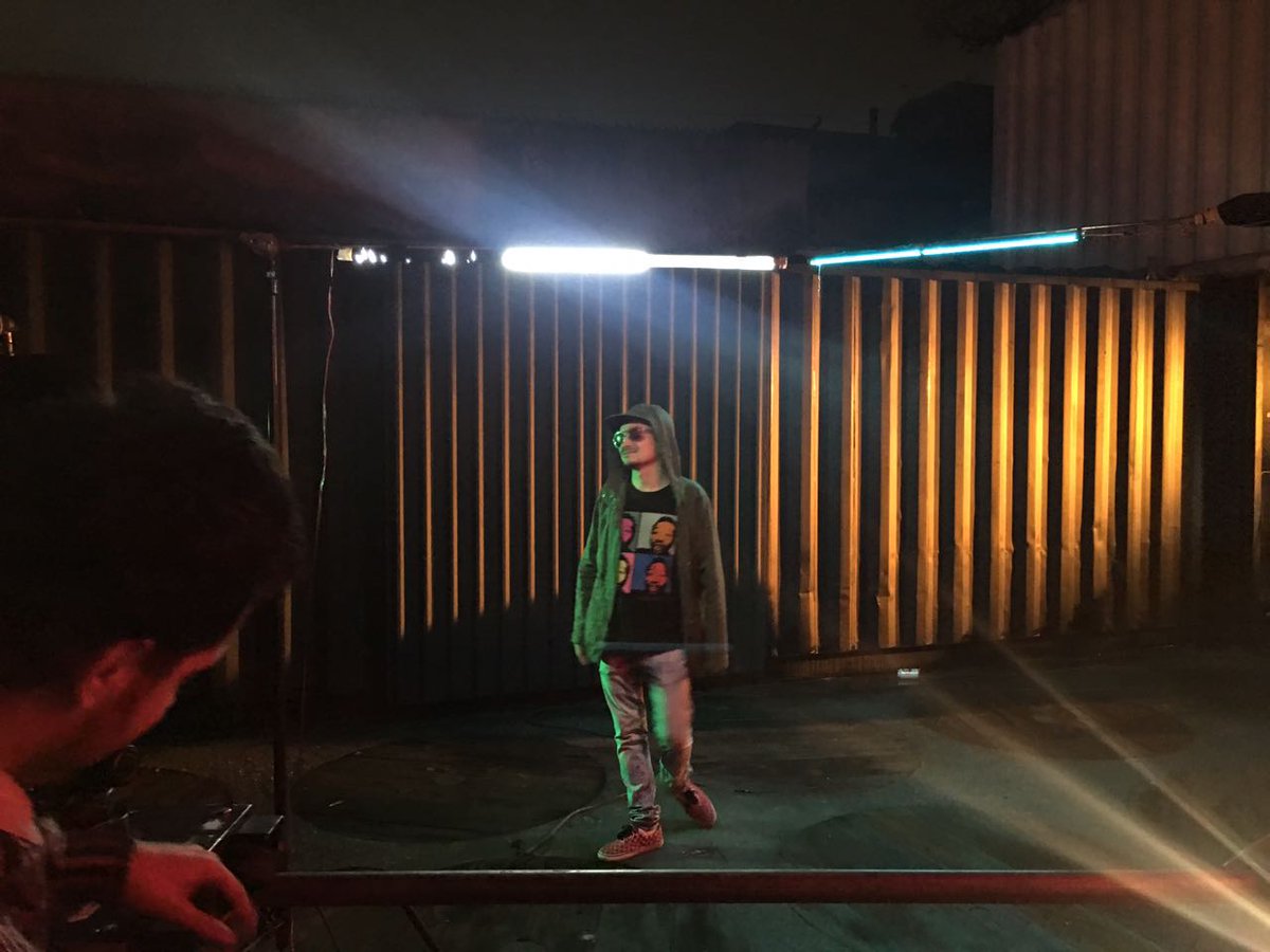 Bubaraps's tweet photo. Shooting "Pasajera". https://t.co/48DRWNpCeT