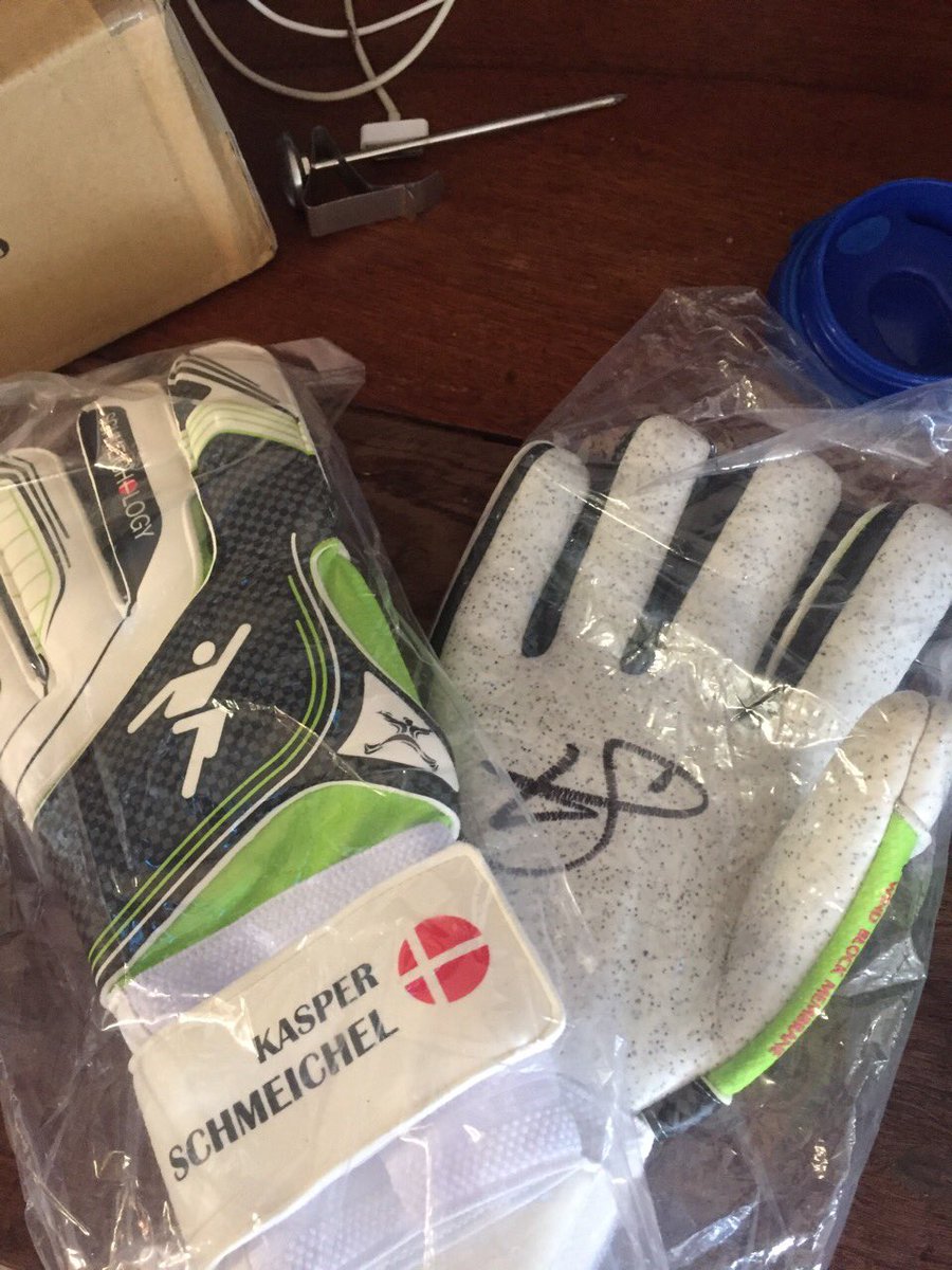 sconsey's tweet photo. @kschmeichel1 what's the chances of your dad signing the other one... two absolute legends!!! https://t.co/DLL6C74OKZ