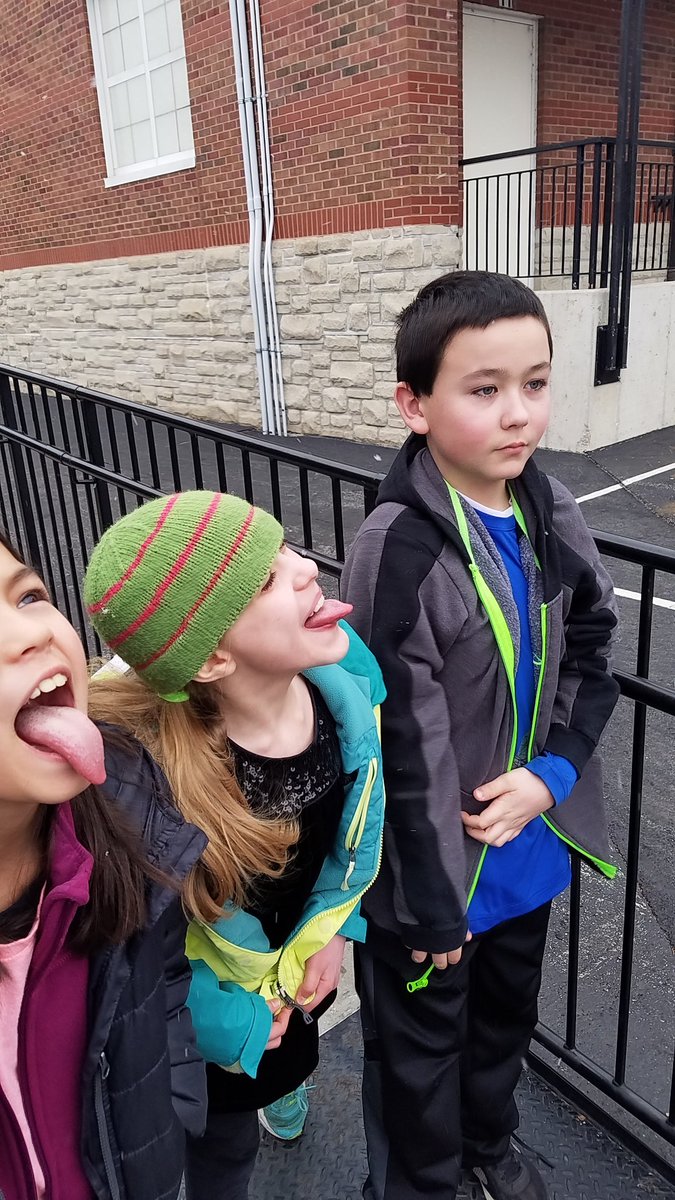 MrsPupillo's tweet image. We had to go outside in the snow today because yesterday we read outside in the heat #moweather #icyallstars