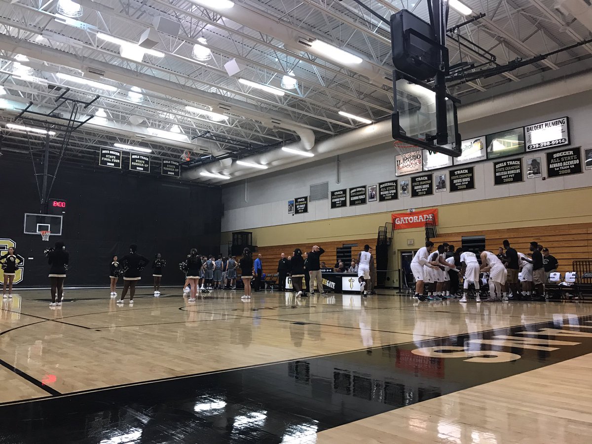 Tonight I'm covering district semi-final game between <a href="/BarronCollier/">Barron Collier</a> (3-24) and <a href="/GGHS_Titans/">Golden Gate HS</a> (16-9) #FHSAA #Basketball <a href="/NaplesHerald/">Naples Herald</a>