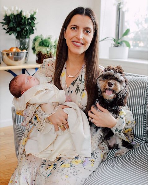AlexWooNYC's tweet photo. Congrats to new mom @bybritt & her beautiful baby boy,Lyon, as u can see by her custom Diamond Letters necklace! Looking gorgeous! #howwewoo https://t.co/48Pet2aTJA