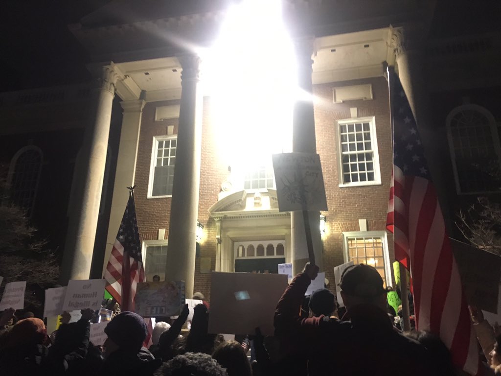 runbroe's tweet image. Let's go, Newton! #SanctuaryCity #NoHateNoFear #whyIMarch