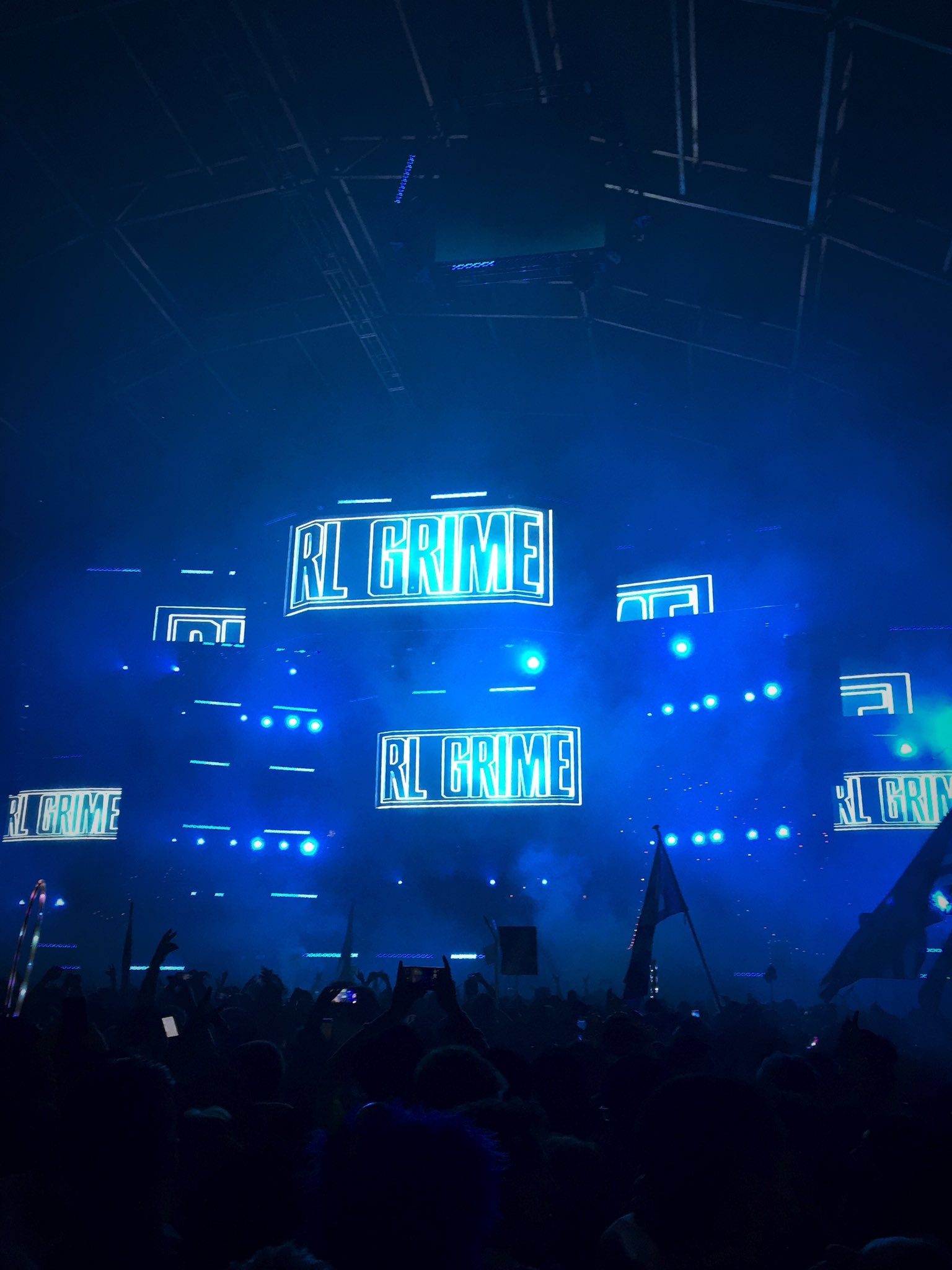  my name is RL Grime and I\m coming to you from Los Angeles, CA. Happy Birthday man! 