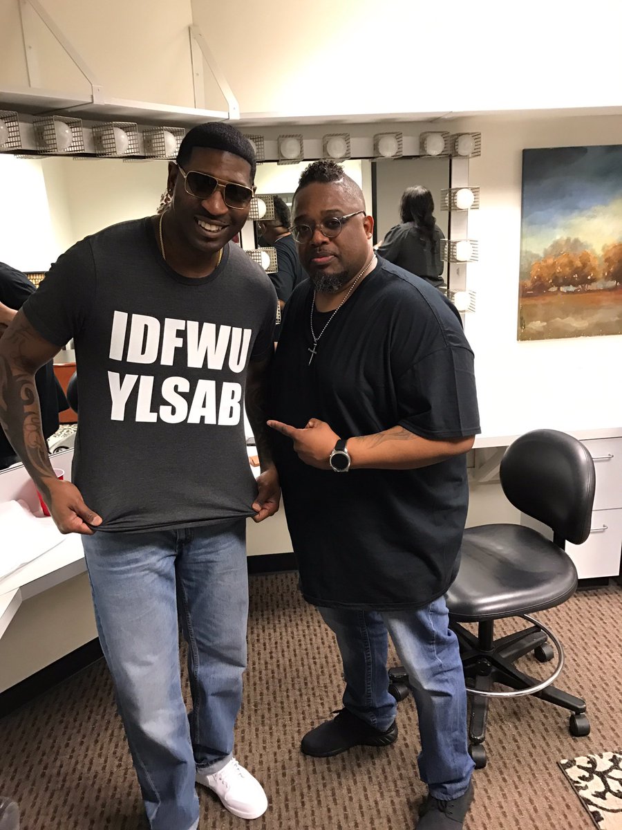 PhilthyTease's tweet photo. DjJermaine rocking out with #PhilthyTease and @Dave_Hollister DaveHollister (Dave it's Sundance) https://t.co/EVt4N8cUWZ