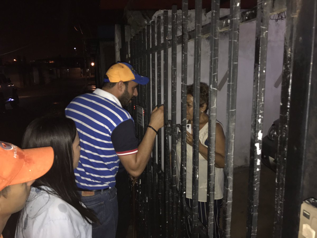 Casa x Casa urbanización La Libertad Pq Los Godos. Seguimos en la #Calle trabajado para lograr #LaSalida de este régimen!