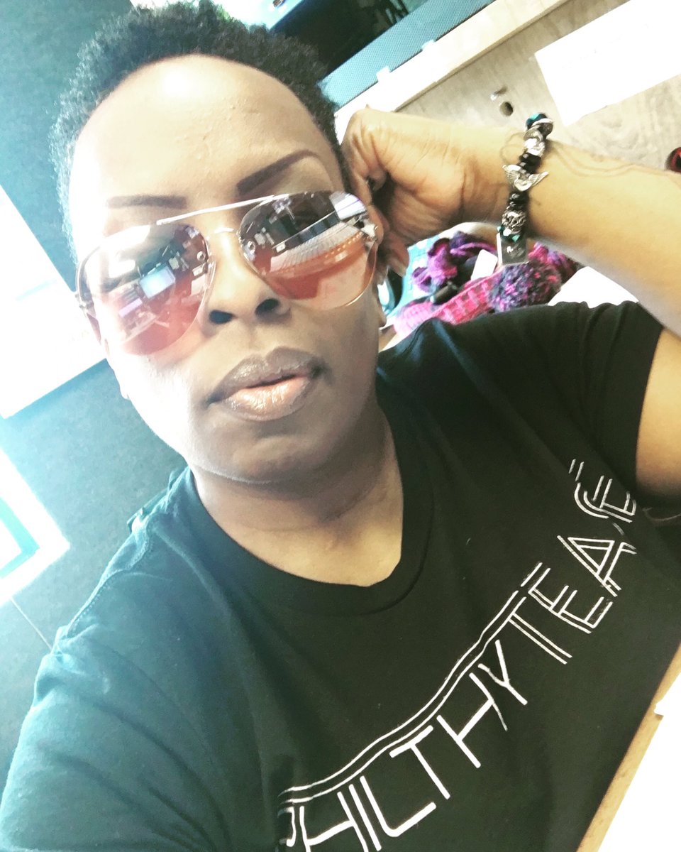 PhilthyTease's tweet photo. Casual day, rocking #PhilthyTease the brand https://t.co/DTKux2HFmH