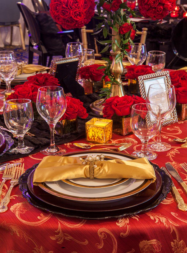 Six more days until Valentines.
What are you planning
Be inspire! A romantic table setting design perfect for Valentines Day