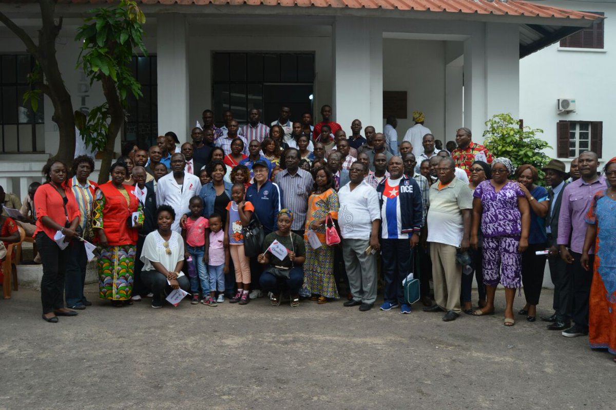 Les anciens de l'École 5 février 1979 de l'île de la jeunesse à Cuba ont  enrichi la Banque de sang du Centre National de Transfusion...