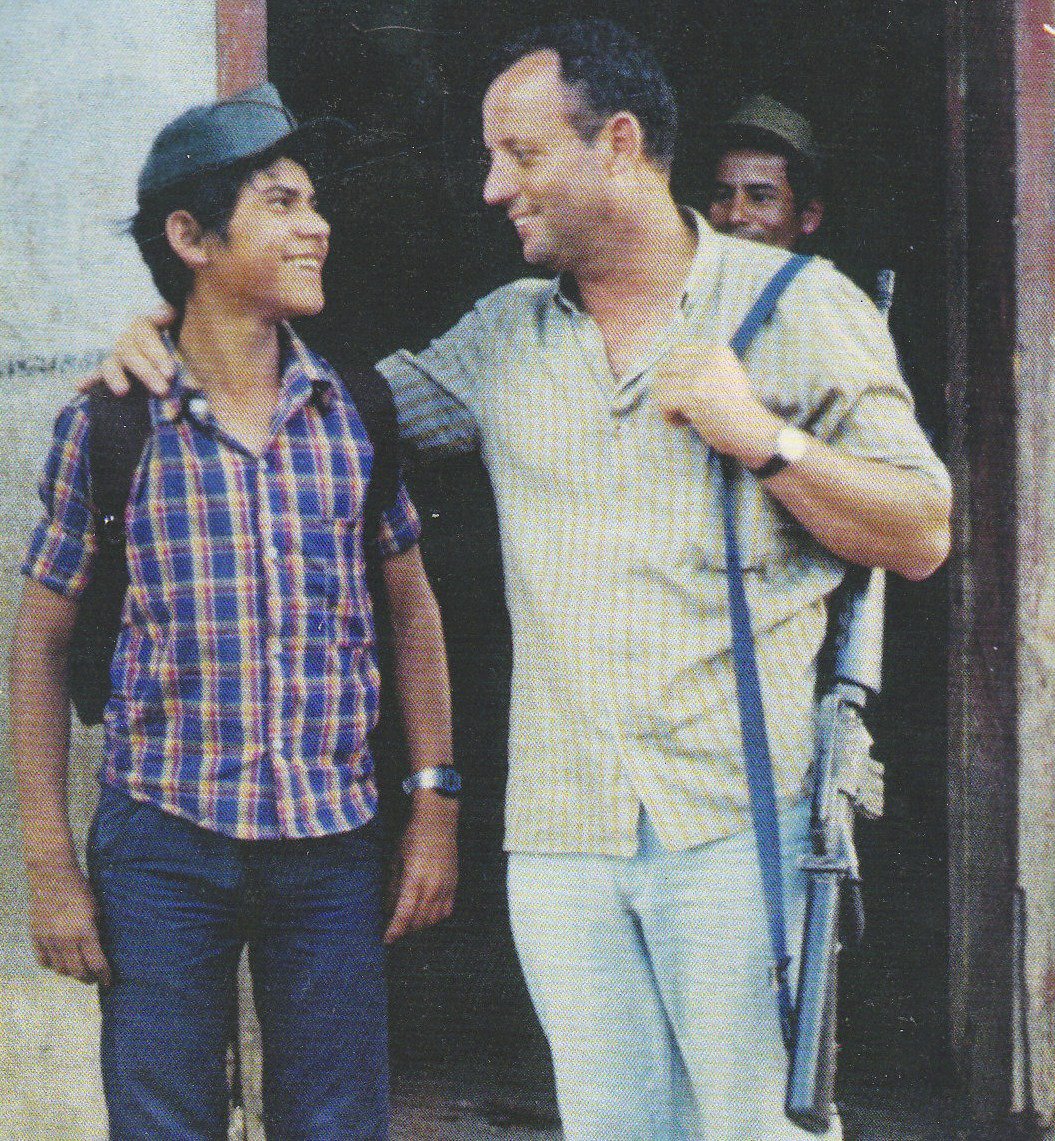 AtrapaEditorial's tweet photo. Hoy aniversario de la muerte de #DiamantinoGarcíaAcosta  aquel cura rojo que creía en la paz y sobretodo en los pueblos revolucionarios. https://t.co/OLTyyXOaNQ