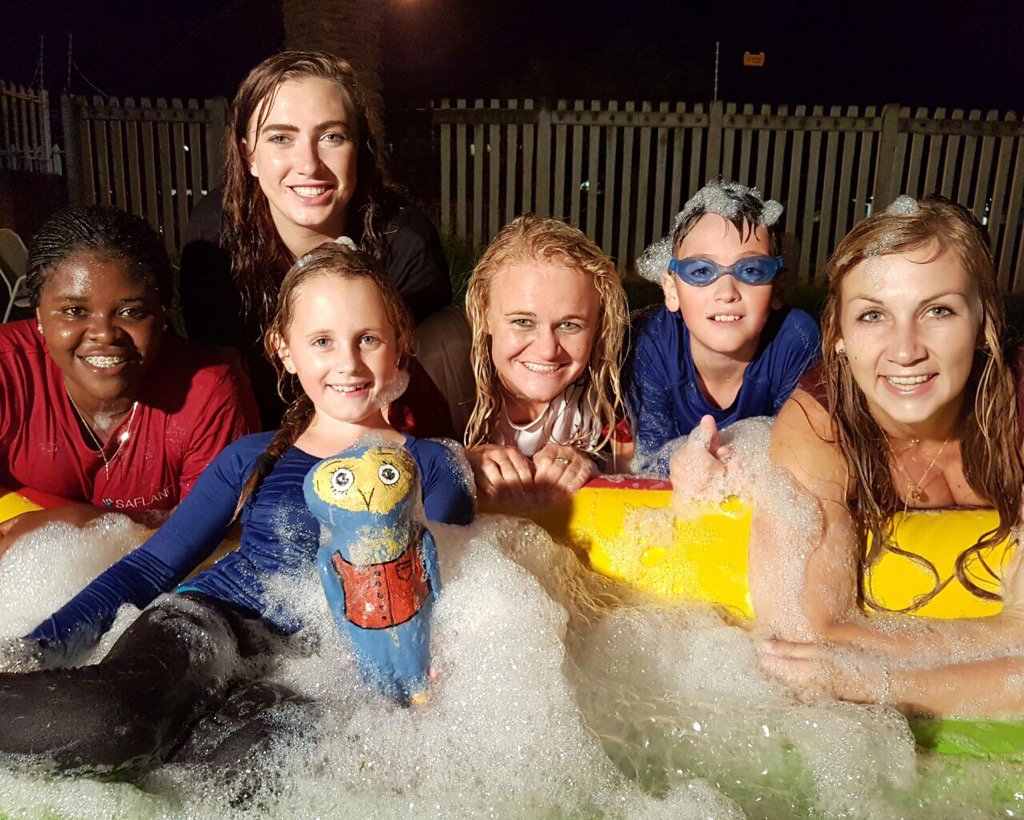 As die Huiskomitee 8uur in die aand hulle slip &amp; slide in jou tuin kom opblaas 😁