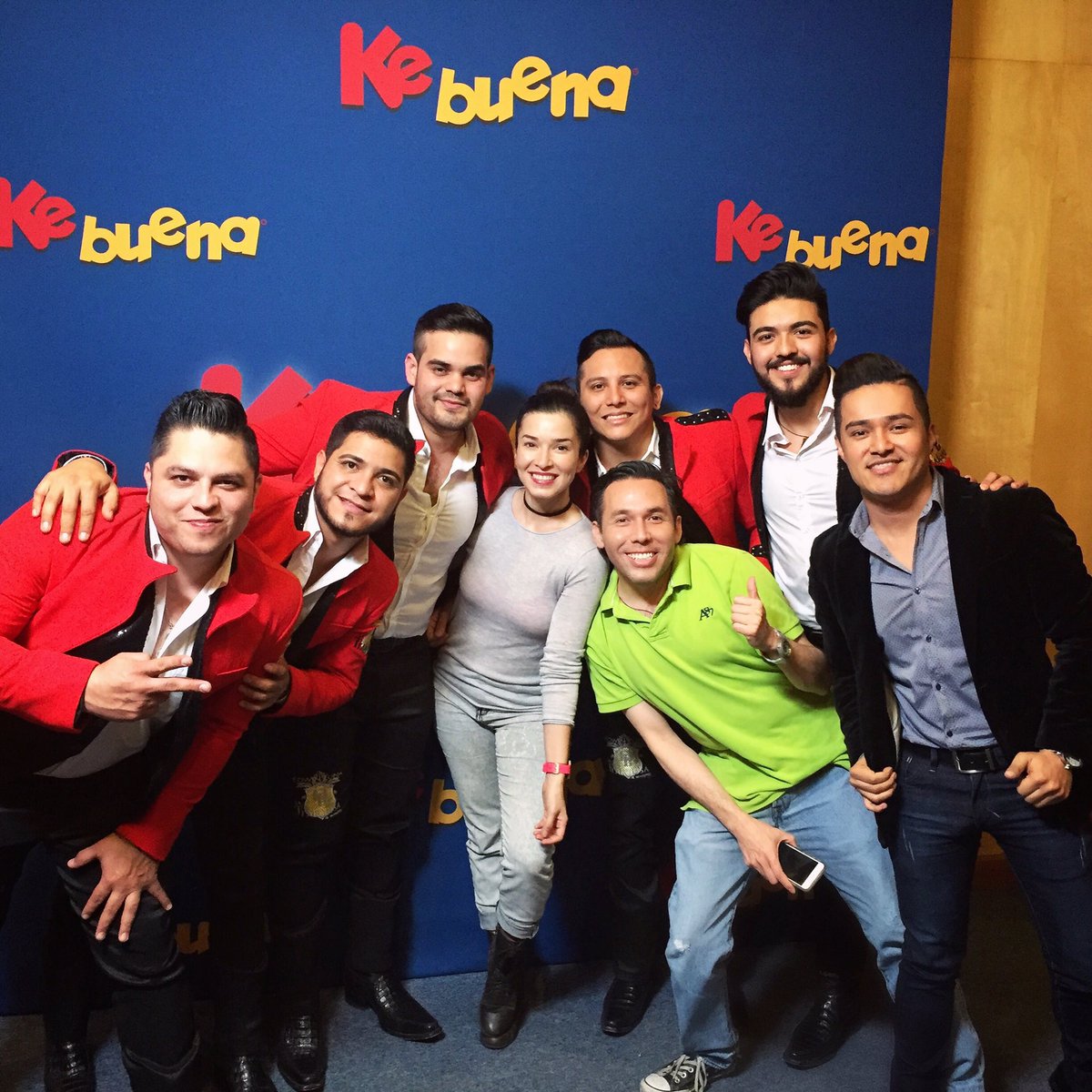arturomapache's tweet photo. Gracias por acompañarnos @edwintrakalosa 👌😊 
#Radio #KeKrees #MeFaltaUnaaCorazon 🎶 🎺💜 https://t.co/22L3ePYONJ