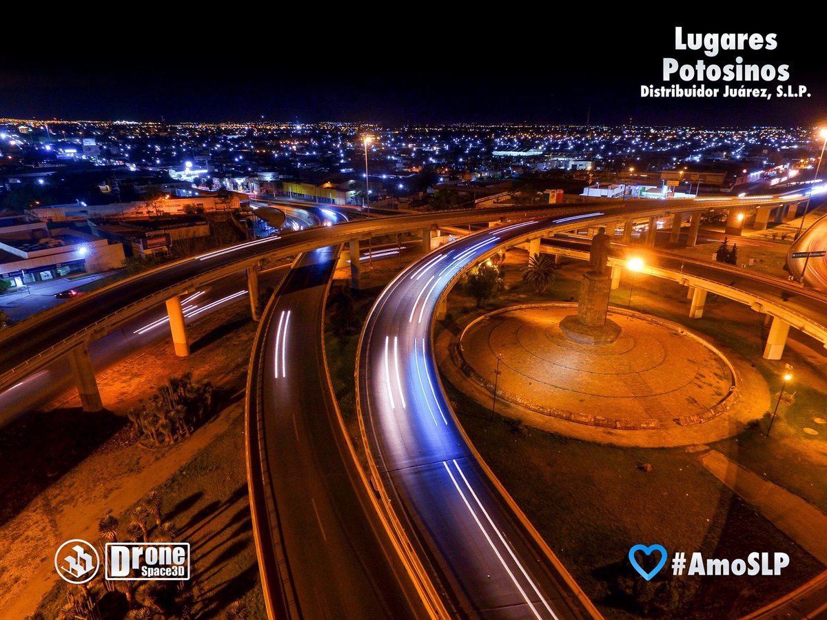 ConexDeCiencia's tweet photo. Desde el ombligo de #SanLuisPotosí el distribuidor Juárez, una espectacular imagen de @DroneSpace3D 💙#AmoSLP https://t.co/CFzT8P0hid