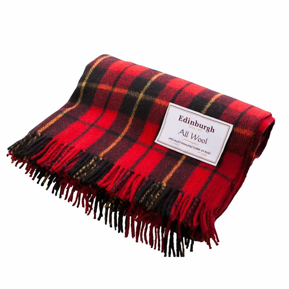 Tartan throws providing comfort also enhance the ambience of the bedroom @ bit.ly/2k5i6Up