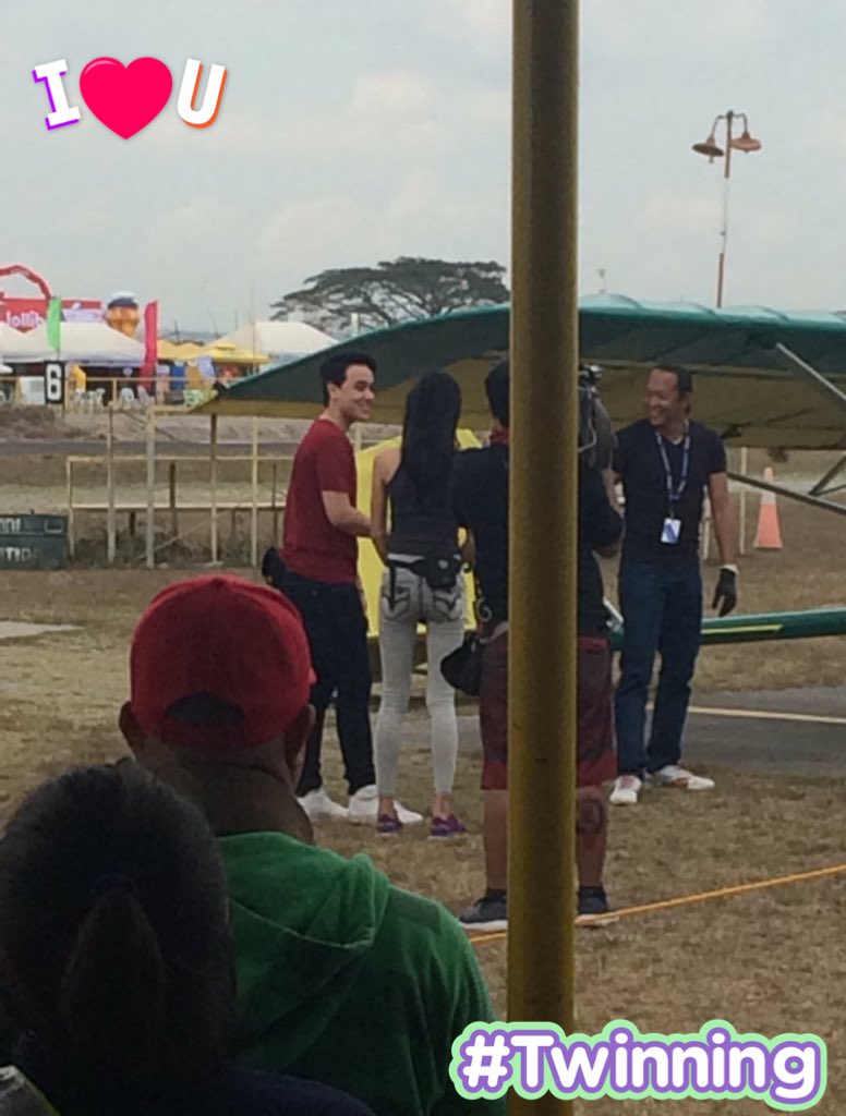 MadameSeniorita's tweet photo. Naku Edward, wag mong masydong pakita na msaya k kasama si MM sa outside world! Ayaw yan ng mga pans mo sa kabila!
#MAYWARDThatShouldBeMe https://t.co/WAh7wYvsWc
